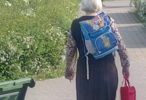 Почему бабушки носят портфели за внуками или Как воспитать настоящего мужчину