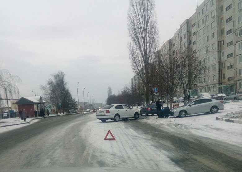 22 декабря из-за "внезапно наступившей зимы" и скользких дорог в Губкине произошло несколько аварий