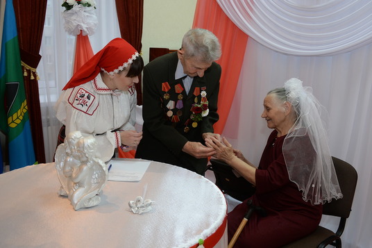 Губкинская семья отпраздновала бриллиантовую свадьбу
