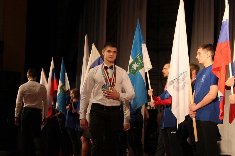 Кому отдать голос: Павел Чуев с четвёртого места поднялся на третье, но помимо чемпиона мира на статус «Лучшего студента года» претендуют ещё шесть губкинцев 