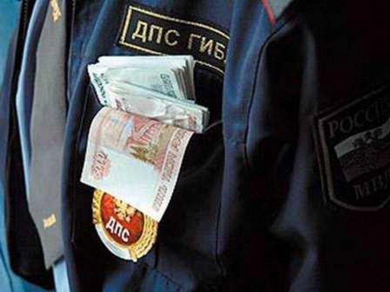 Бывший губкинский инспектор ГИБДД осужден за коррупцию