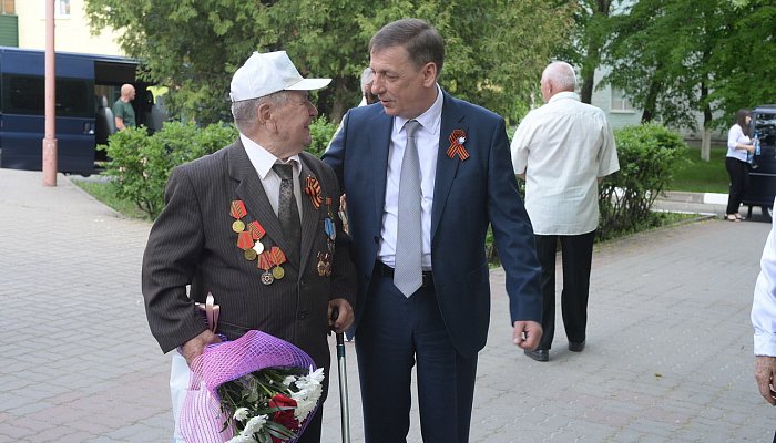 Встреча Олега Михайлова с ветеранами в ресторане "Лебедь"