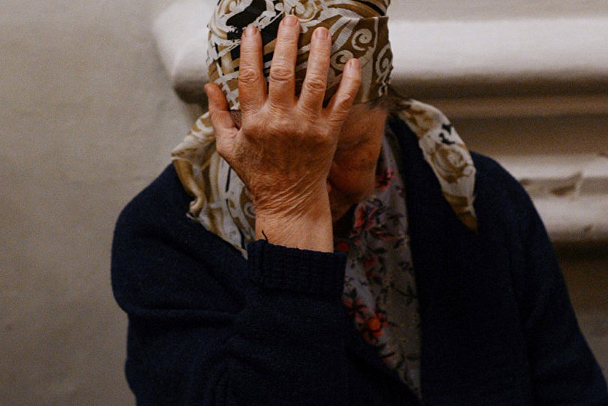 В Губкине сиделка ограбила 98-летнюю пенсионерку