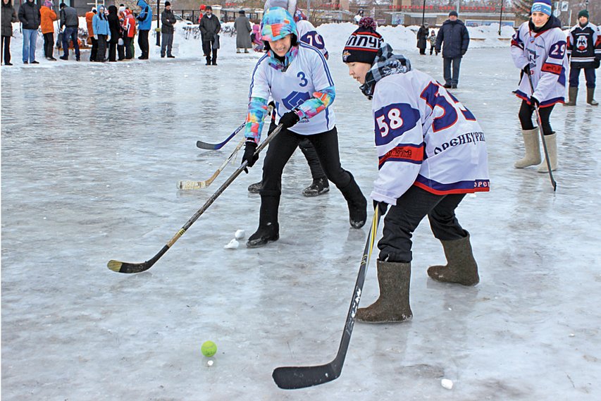 Губкинцы поедут в Курскую область, играть в русский хоккей в валенках и кататься на «ватрушках»