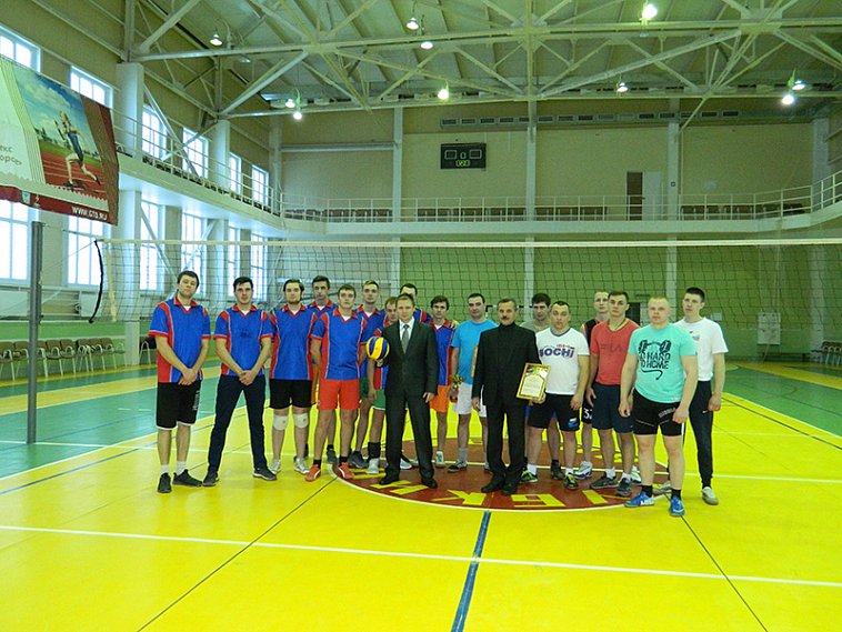 Губкинские полицейские сыграли в волейбол со студентами филиала БГТУ им. Шухова