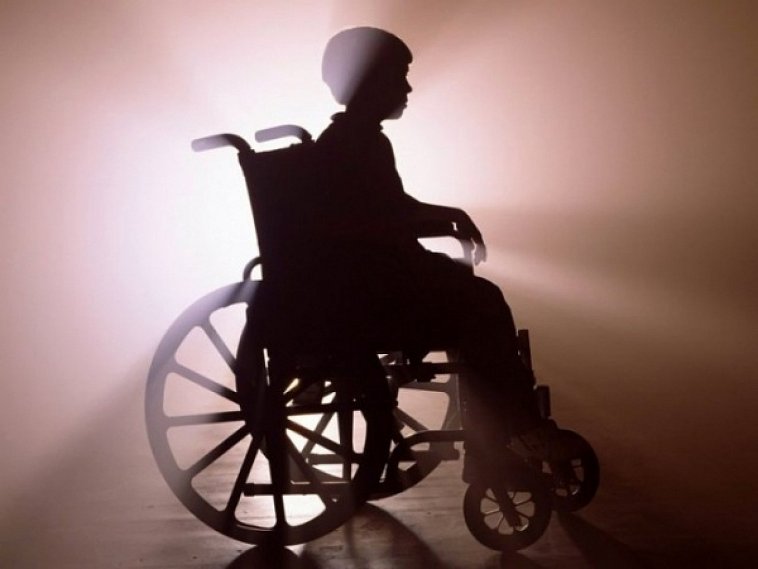 Кресло-коляска для ребёнка-инвалида, праздник для особенных деток – чем ещё Андрей Скоч помог губкинцам 