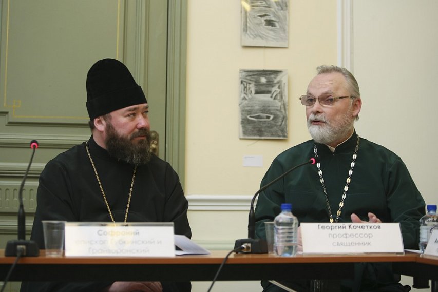 Епископ Губкинский и Грайворонский Софроний: «Люди начинают понимать, что приходят в храм не просто ставить свечечки»