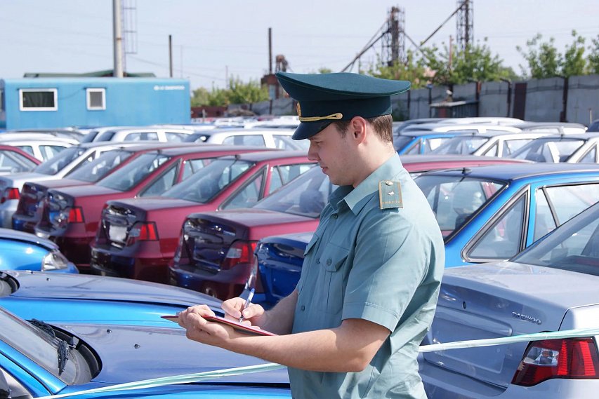 Белгородская таможня озабочена: владельцы временно ввезённых автомобилей не спешат их вывозить
