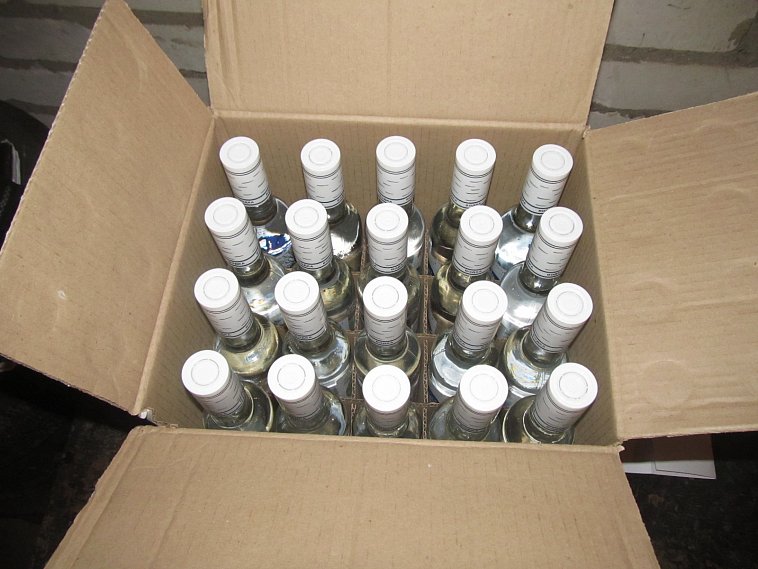 В губкинском общежитии полиция обнаружила 120 литров алкоголя 