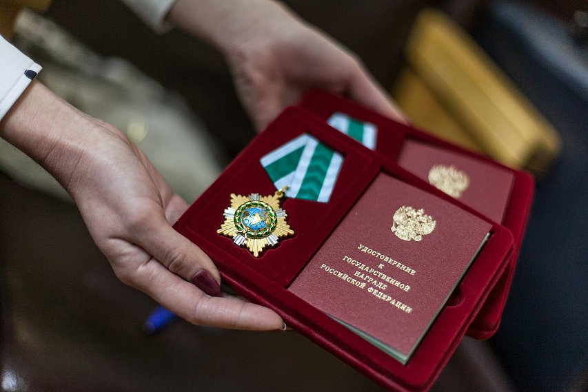 Президент наградил губкинца Владимира Шаткова Орденом Дружбы народов 