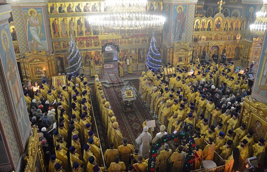 На всеобщую молитву в Губкин съехалось более 300 священнослужителей Белгородской области