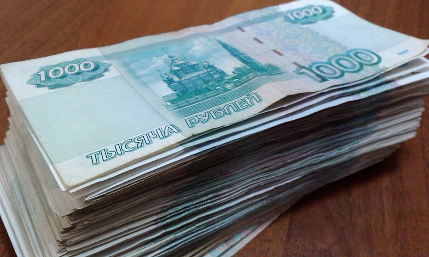 За дачу взятки в 50 тысяч рублей губкинская продавщица пошла под суд