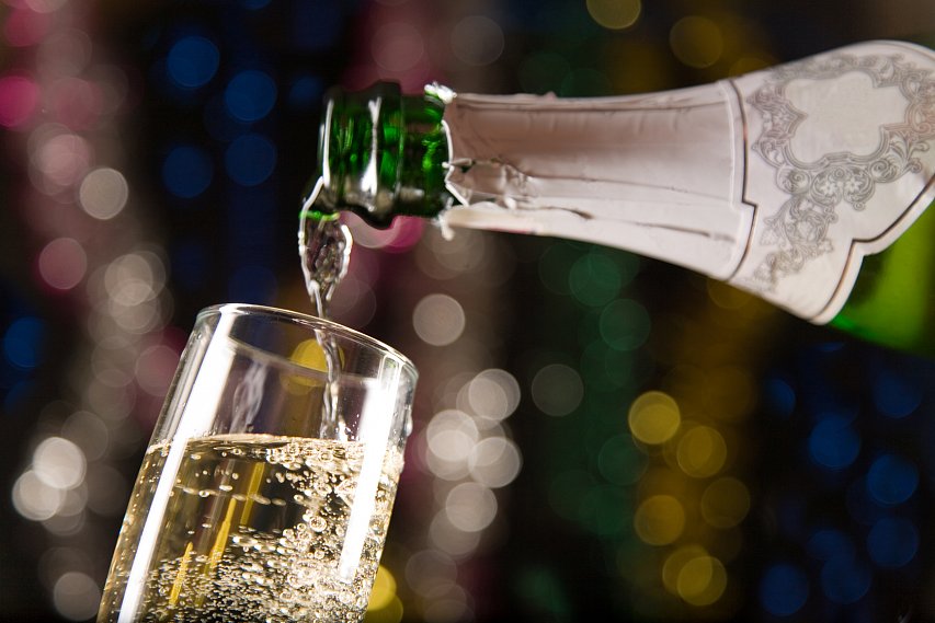 Как отличить настоящее шампанское от дешёвого игристого вина и откровенных подделок