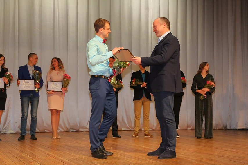 Стартовал приём заявок на стипендию фонда «Поколение» Андрея Скоча «Лучший студент года»