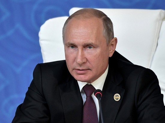 Владимир Путин - о пенсионной реформе: женщины не должны выходить в 63 года, а пособие по безработице в предпенсионном возрасте надо поднять до 11 тысяч рублей