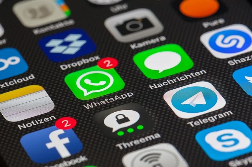 WhatsApp назвал ложными сообщения о планах сделать мессенджер платным 