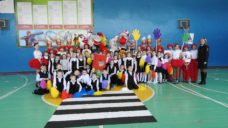 В Губкине сотрудники ГИБДД устроили для школьников праздник