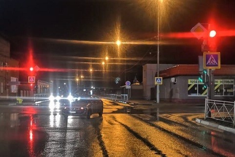 Иномарка сбила женщину на пешеходном переходе в Губкине
