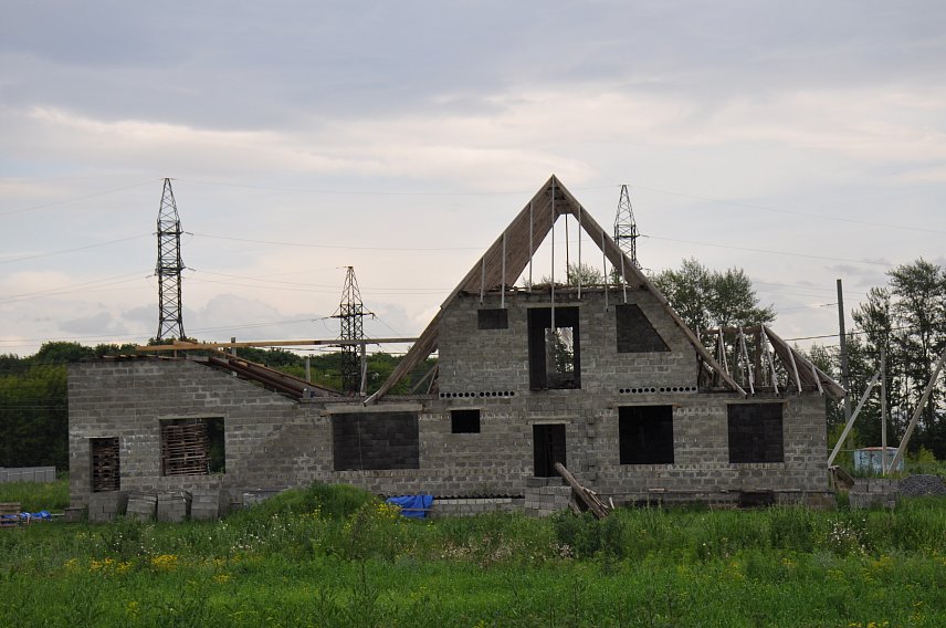 Жительницу Губкина оштрафовали за то, что слишком долго строила свой дом
