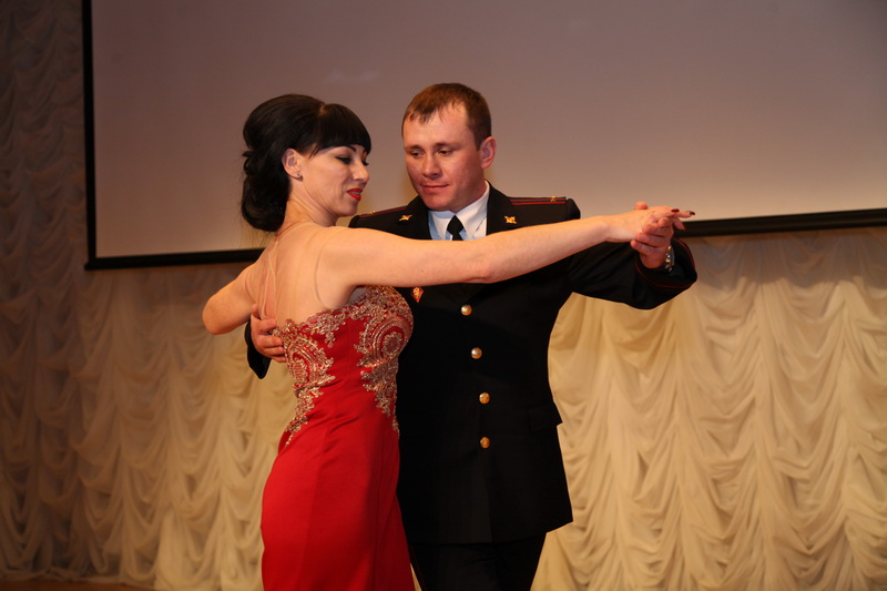Семья губкинского полицейского вошла в десятку лучших танцевальных пар региона
