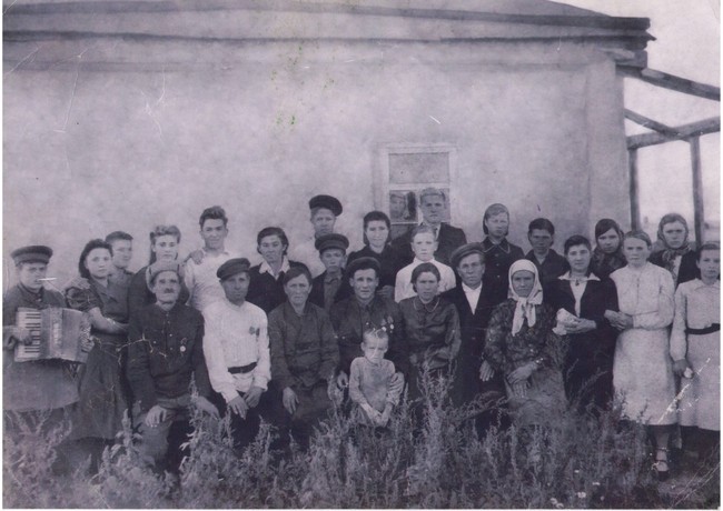 11__sleva_s_garmoniu_kuznetsov_nv_zav_klubom_i_po_som_bibliotekoi.jpg__650x486_q90_subsampling-2_upscale.jpg 11__sleva_s_garmoniu_kuznetsov_nv_zav_klubom_i_po_som_bibliotekoi.jpg__650x486_q90_subsampling-2_upscale.jpg
