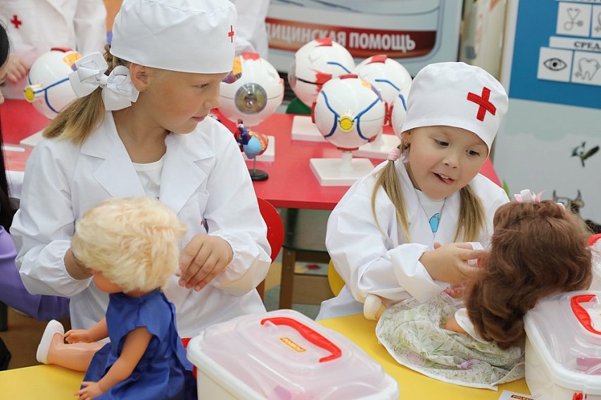 Игры со смыслом: три детских сада Губкина получили игровое медицинское оборудование 