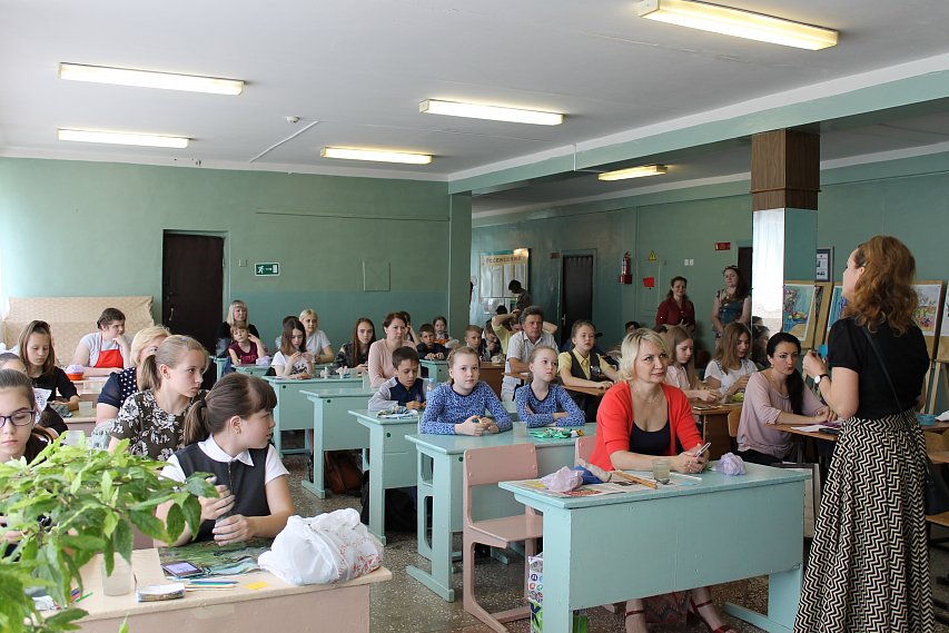 Губкинские школьницы стали лауреатами конкурса «Потешный товар»