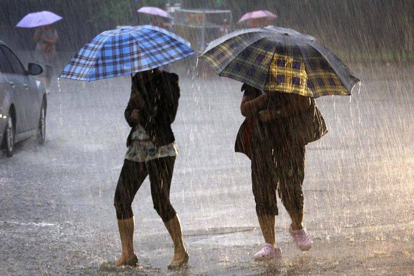 МЧС предупреждает о сильных дождях с градом, грозах и шквалистом ветре