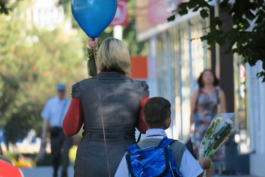 Родители 178 тысяч детей в Белгородской области получат выплату в 10 тысяч рублей 