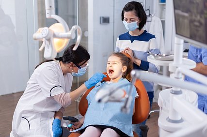 Губкинцы могут получить вычет за платное лечение зубов ребёнку