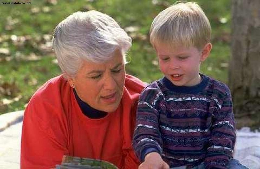 «Бабушки на час» помогают 15 губкинским семьям