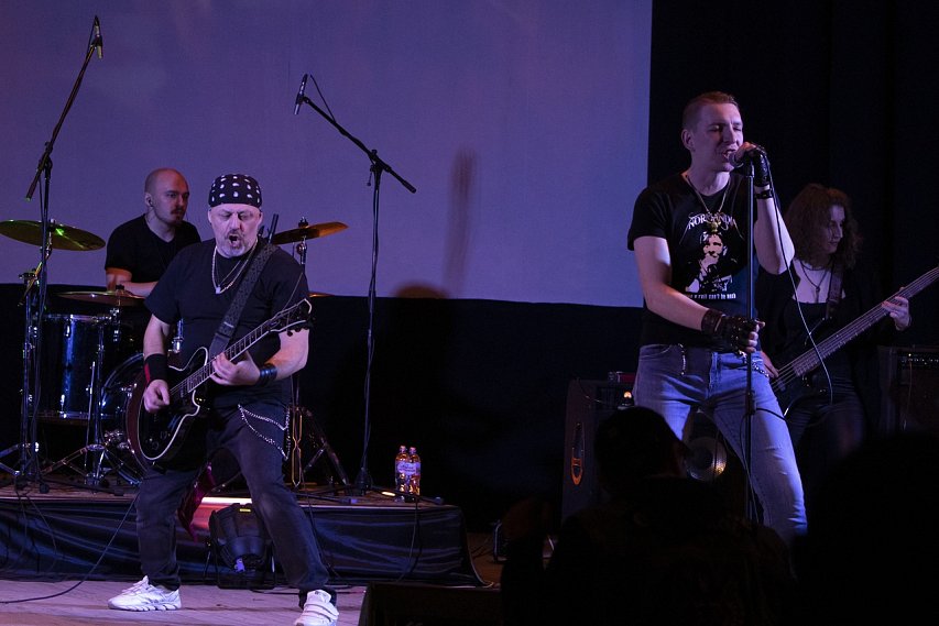 Рок-концерт против СПИДа сыграли в Губкине