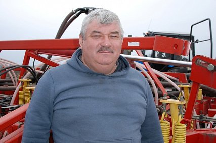 Тракторист-машинист из Губкина получил премию имени Василия Горина