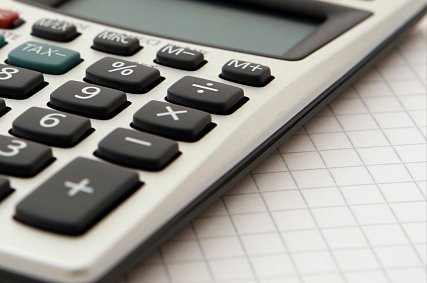 Девятиклассникам на ОГЭ по математике официально разрешили пользоваться калькулятором