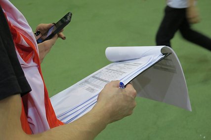 Фитнес, песни и скалолазание укрепляют здоровье на работе
