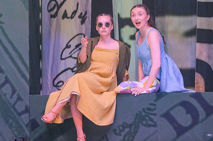 Хулиганский спектакль «Барышня-крестьянка» показал в Губкине Вологодский драмтеатр