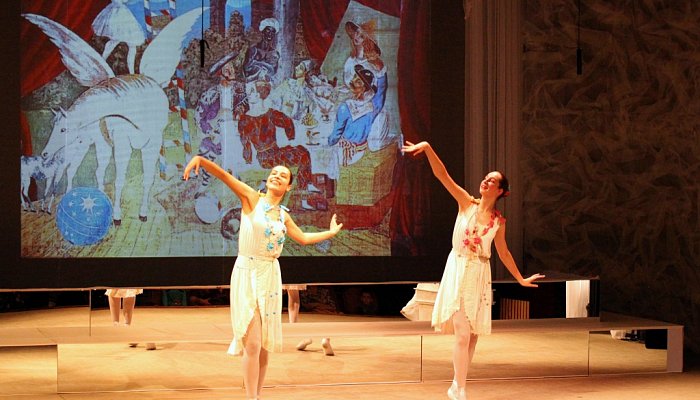 В Губкинском театре состоялась премьера спектакля-феерии "Танец сквозь века"