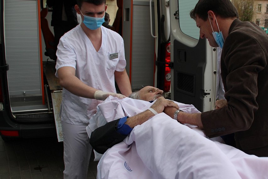 Медики из Белгородской области сумели вылечить пациента с коронавирусом и 100 % поражением лёгких