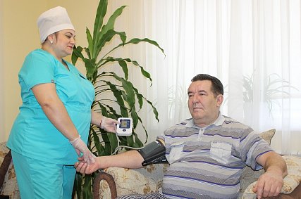 Программа «Санаторий на дому» помогла 68 губкинским пенсионерам