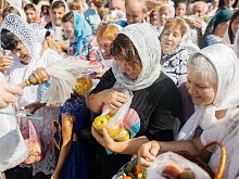 Губкинские храмы поделились расписанием богослужений и освящения плодов на Яблочный Спас
