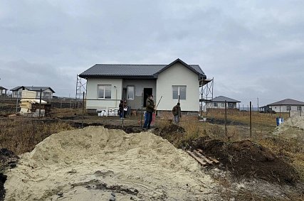 Михаил Лобазнов обеспокоен ситуацией со строительством домов для многодетных в Губкине