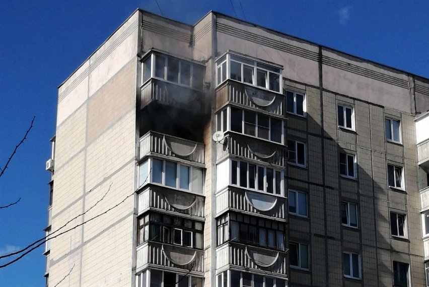 В Губкине горели квартира в многоэтажке и камыш возле пляжа