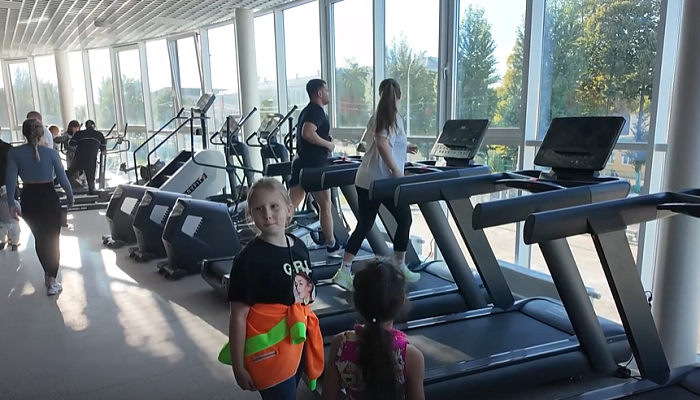 Многофункциональный физкультурно-оздоровительный комплекс построил Металлоинвест для жителей Губкина