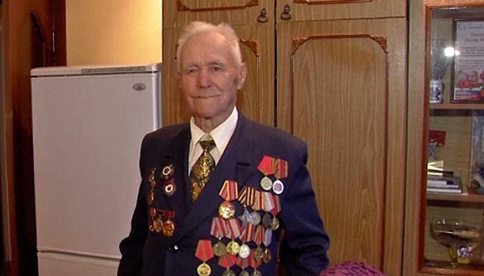 Ветеран-лебединец Петр Ситников отметил 90-летие 