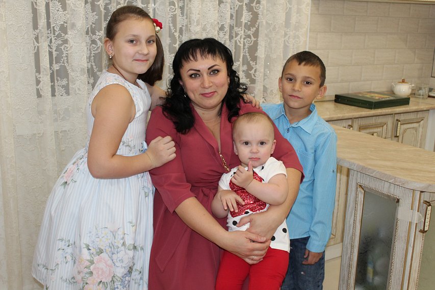 Многодетная мама из Губкина Татьяна Агафонова раскрывает секрет счастья