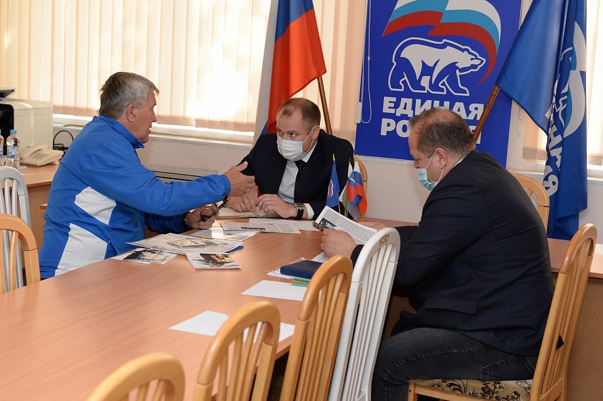 Владимир Евдокимов провёл третий депутатский приём в Губкине