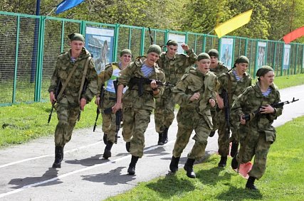 Более 300 курсантов военно-патриотических клубов приехали в Губкин на «Марш-бросок в бессмертие»