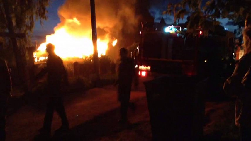 В Губкине за ночь произошло два пожара