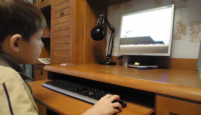 Губкинских школьников пытаются оторвать от компьютеров