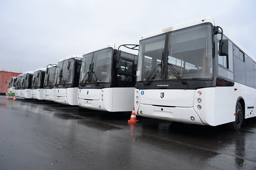 В новом году лебединцы будут ездить на работу в новых автобусах